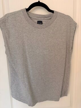 GAP Light Heather Gray Crewneck Muscle Tee M